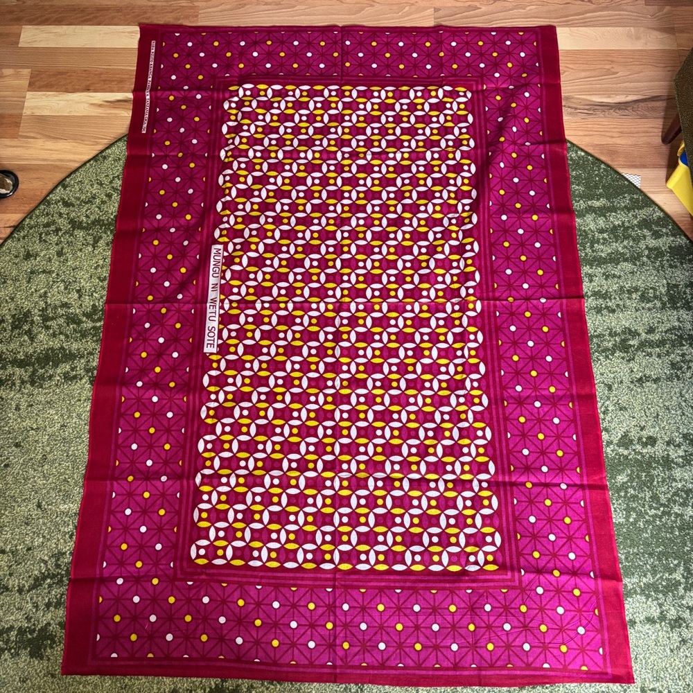 NWOT Beautiful Kenyan kanga leso
